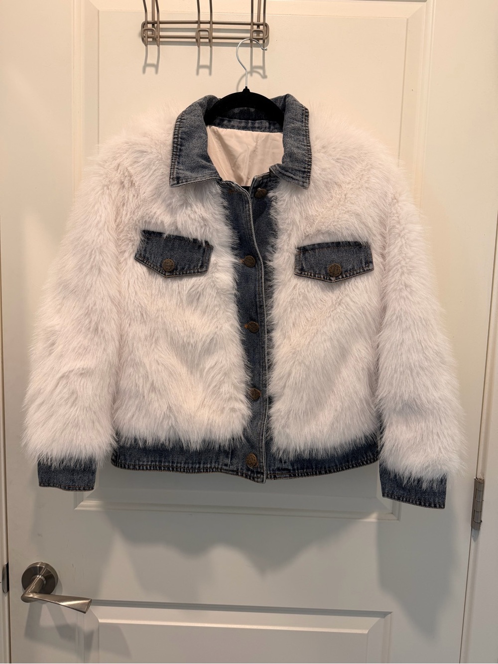 Jeans Wear Denim Jacket with Faux Fur Trim Size s